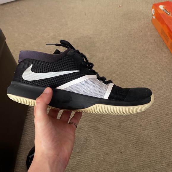 NIKE ZOOM ASSERSION SIZE 10 - Picture 2 of 5